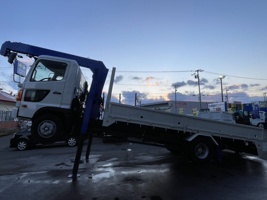 平成23年　レンジャー４トン４段クレーンロング　ロングジャッキラジコン　車検令和8年10月