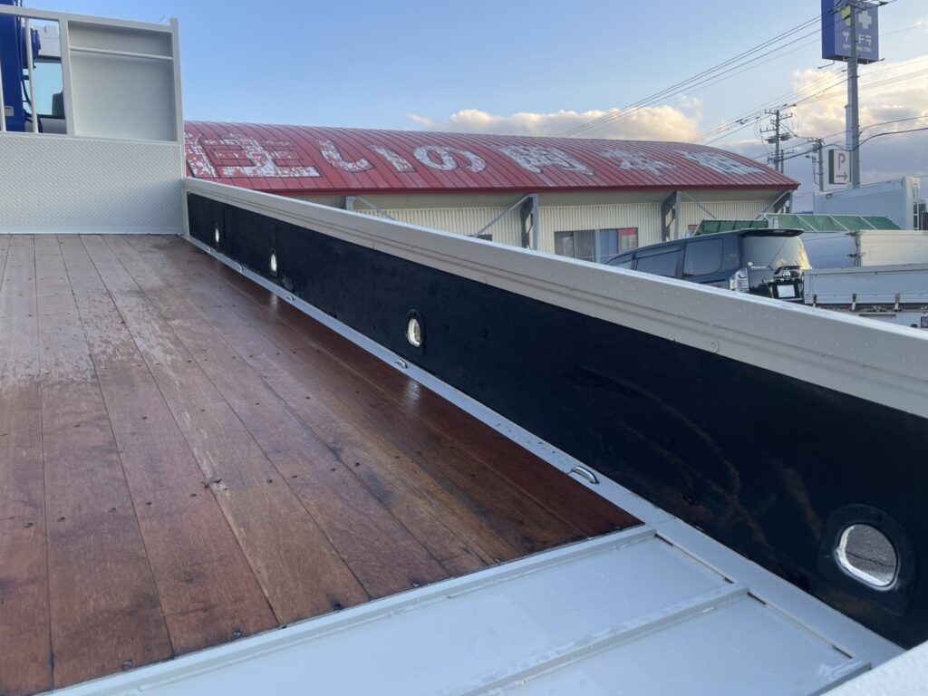 平成23年　レンジャー４トン４段クレーンロング　ロングジャッキラジコン　車検令和8年10月