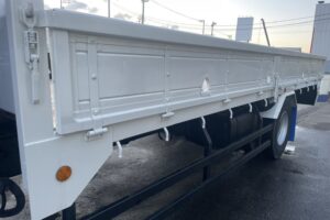 サムネイル: 平成23年　レンジャー４トン４段クレーンロング　ロングジャッキラジコン　車検令和8年10月