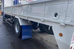 サムネイル: 平成23年　レンジャー４トン４段クレーンロング　ロングジャッキラジコン　車検令和8年10月