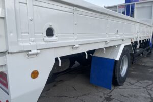 サムネイル: 平成23年　レンジャー４トン４段クレーンロング　ロングジャッキラジコン　車検令和8年10月