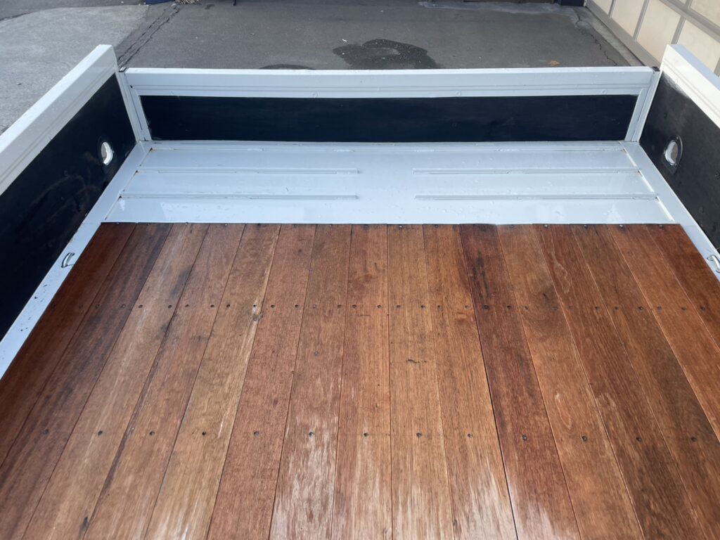 平成23年　レンジャー４トン４段クレーンロング　ロングジャッキラジコン　車検令和8年10月