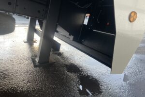 サムネイル: 平成23年　レンジャー４トン４段クレーンロング　ロングジャッキラジコン　車検令和8年10月