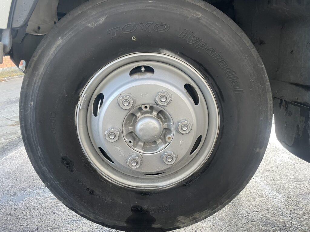 平成23年　レンジャー４トン４段クレーンロング　ロングジャッキラジコン　車検令和8年10月