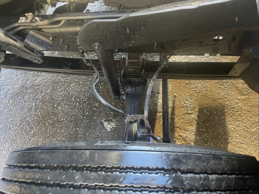 平成23年　レンジャー４トン４段クレーンロング　ロングジャッキラジコン　車検令和8年10月