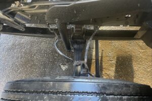 サムネイル: 平成23年　レンジャー４トン４段クレーンロング　ロングジャッキラジコン　車検令和8年10月