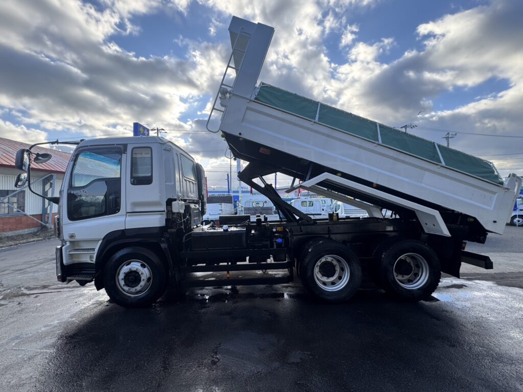 平成24年　ギガ大型ダンプ　走行30.8万キロ　車検令和8年8月　最大積載9200㎏