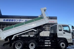 サムネイル: 平成24年　ギガ大型ダンプ　走行30.8万キロ　車検令和8年8月　最大積載9200㎏