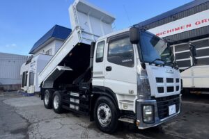 サムネイル: 平成24年　ギガ大型ダンプ　走行30.8万キロ　車検令和8年8月　最大積載9200㎏