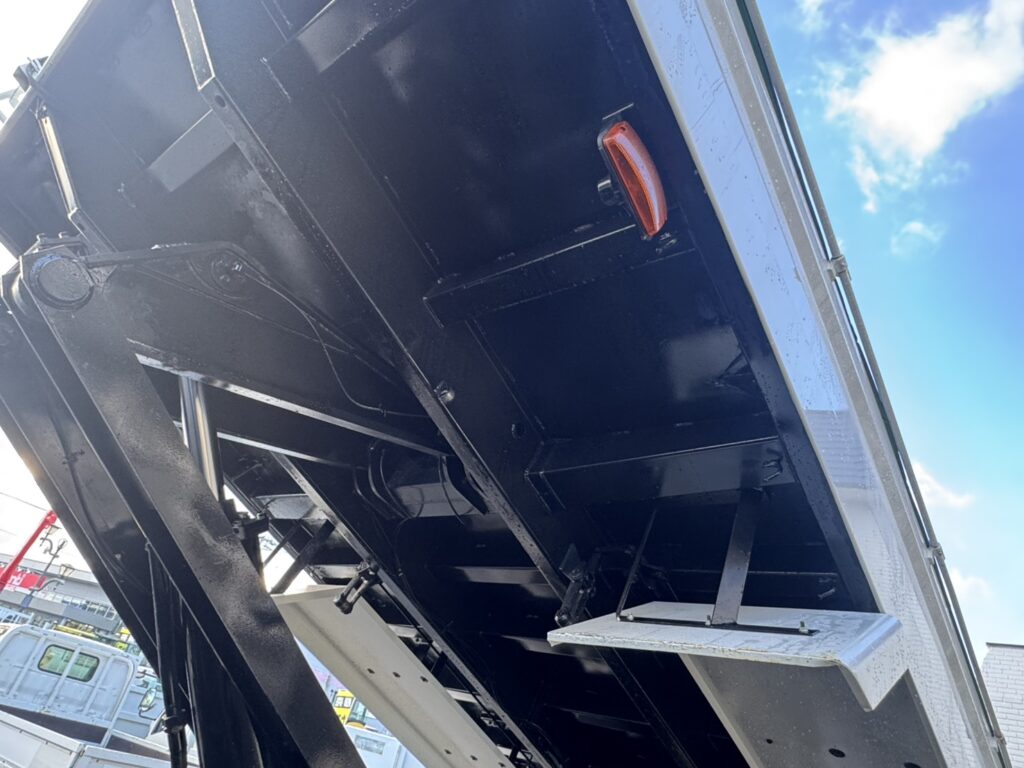 平成24年　ギガ大型ダンプ　走行30.8万キロ　車検令和8年8月　最大積載9200㎏