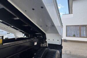 サムネイル: 平成24年　ギガ大型ダンプ　走行30.8万キロ　車検令和8年8月　最大積載9200㎏