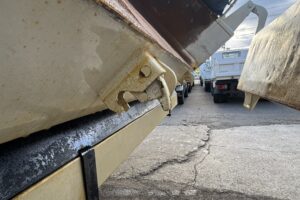 サムネイル: 平成24年　ギガ大型ダンプ　走行30.8万キロ　車検令和8年8月　最大積載9200㎏