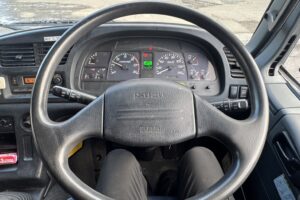 サムネイル: 平成24年　ギガ大型ダンプ　走行30.8万キロ　車検令和8年8月　最大積載9200㎏