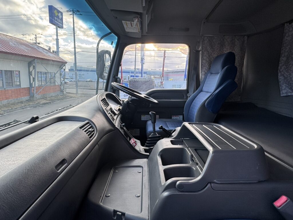 平成24年　ギガ大型ダンプ　走行30.8万キロ　車検令和8年8月　最大積載9200㎏