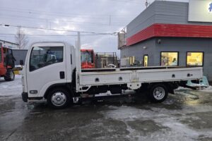 サムネイル: 平成26年　いすゞ　エルフ　２トン平ワイドロング　5方開（車検1年付）