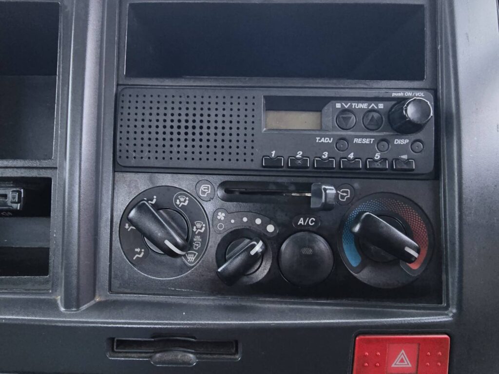 平成26年　いすゞ　エルフ　２トン平ワイドロング　5方開（車検1年付）