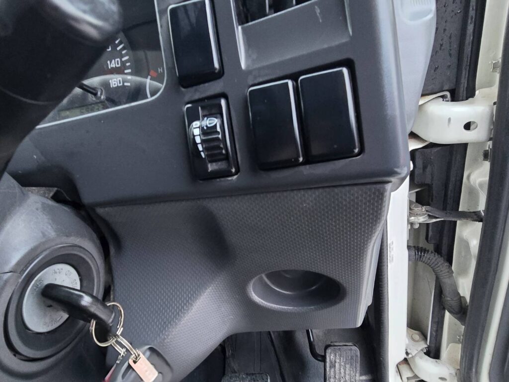 平成26年　いすゞ　エルフ　２トン平ワイドロング　5方開（車検1年付）