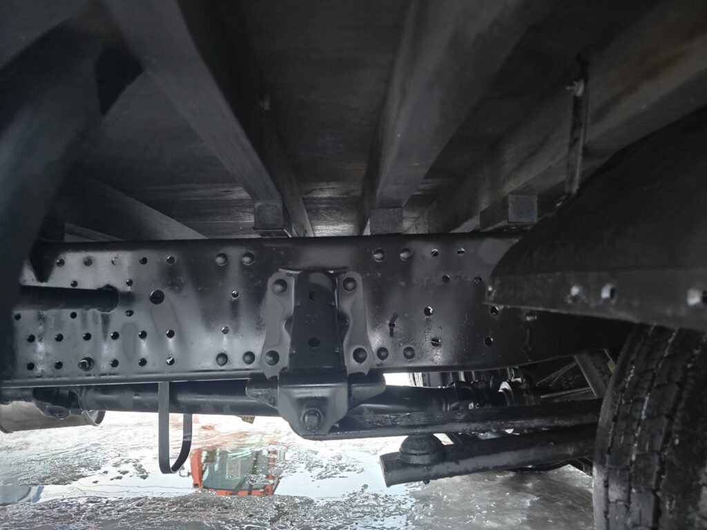 平成26年　いすゞ　エルフ　２トン平ワイドロング　5方開（車検1年付）