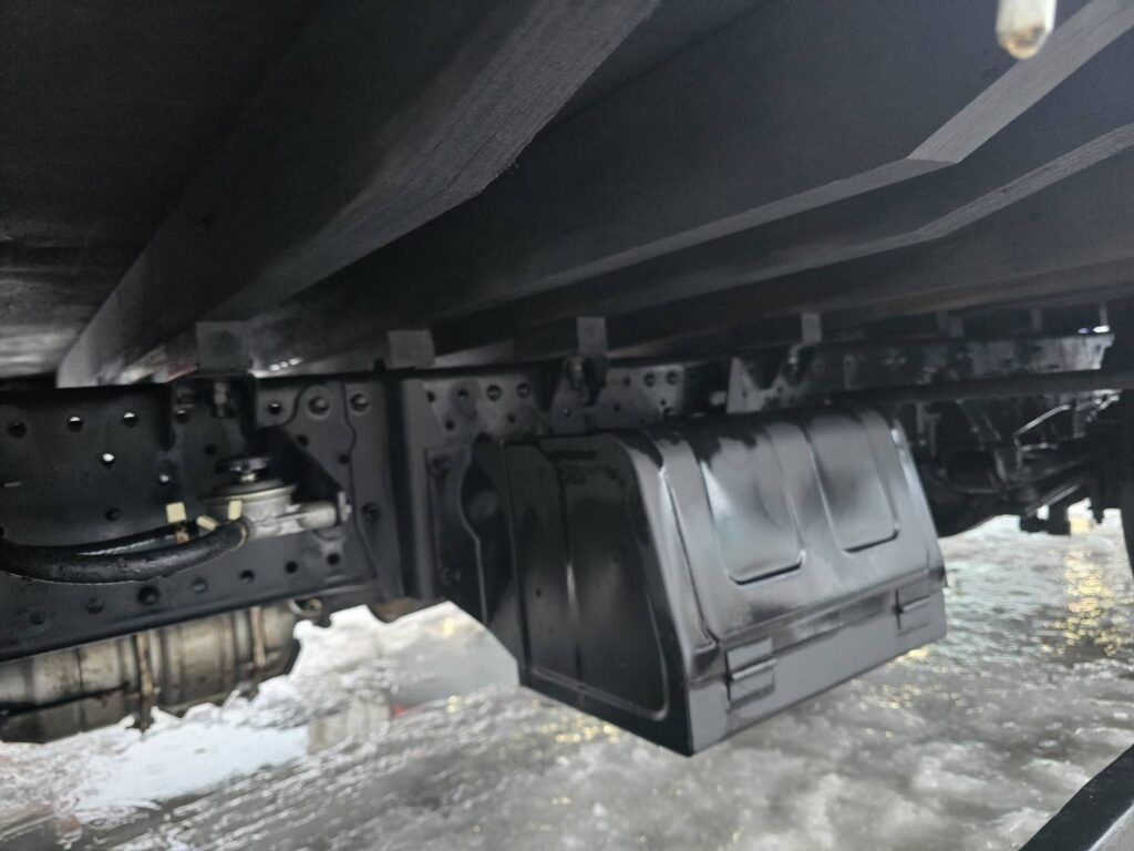 平成26年　いすゞ　エルフ　２トン平ワイドロング　5方開（車検1年付）