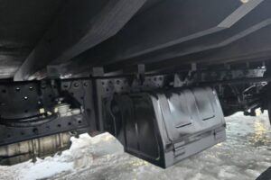 サムネイル: 平成26年　いすゞ　エルフ　２トン平ワイドロング　5方開（車検1年付）