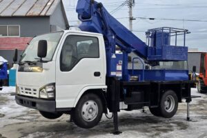 サムネイル: 平成19年　いすゞ　エルフ　12ｍ高所作業車　スチール・後方格納・張り出し不要ｱｳﾄﾘｶﾞｰ（車検2年付）