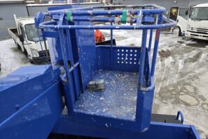 サムネイル: 平成19年　いすゞ　エルフ　12ｍ高所作業車　スチール・後方格納・張り出し不要ｱｳﾄﾘｶﾞｰ（車検2年付）