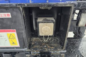 サムネイル: 平成19年　いすゞ　エルフ　12ｍ高所作業車　スチール・後方格納・張り出し不要ｱｳﾄﾘｶﾞｰ（車検2年付）