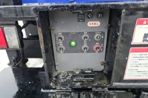 サムネイル: 平成19年　いすゞ　エルフ　12ｍ高所作業車　スチール・後方格納・張り出し不要ｱｳﾄﾘｶﾞｰ（車検2年付）