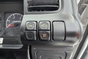 サムネイル: 平成19年　いすゞ　エルフ　12ｍ高所作業車　スチール・後方格納・張り出し不要ｱｳﾄﾘｶﾞｰ（車検2年付）