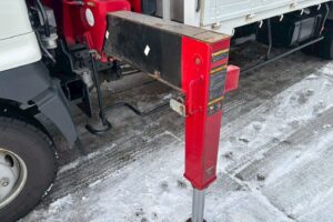 サムネイル: 令和１年　日野　レンジャー　４トン４段クレーンロング　フックイン・ラジコン付（車検１年付）