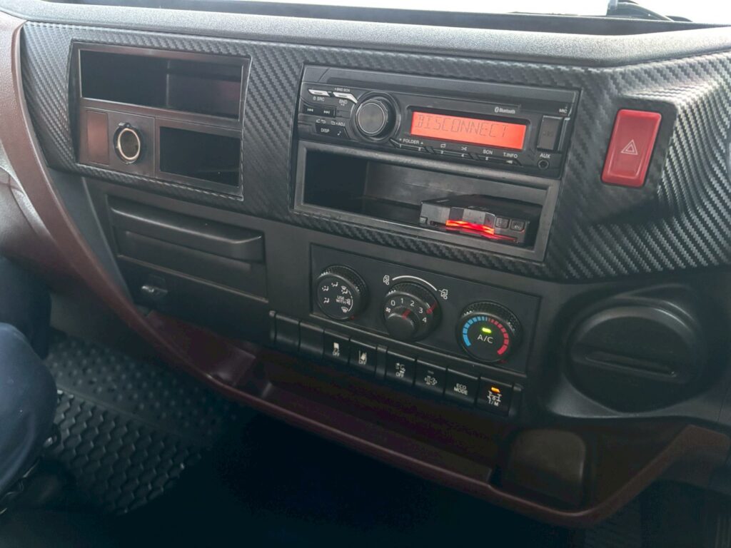 令和１年　日野　レンジャー　４トン４段クレーンロング　フックイン・ラジコン付（車検１年付）