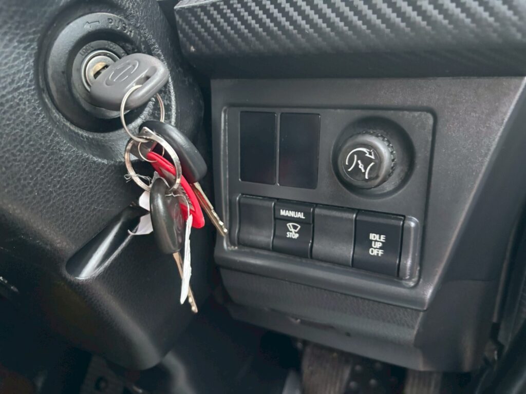 令和１年　日野　レンジャー　４トン４段クレーンロング　フックイン・ラジコン付（車検１年付）