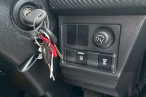 サムネイル: 令和１年　日野　レンジャー　４トン４段クレーンロング　フックイン・ラジコン付（車検１年付）