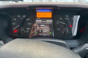 サムネイル: 令和１年　日野　レンジャー　４トン４段クレーンロング　フックイン・ラジコン付（車検１年付）