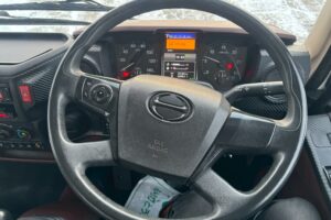 サムネイル: 令和１年　日野　レンジャー　４トン４段クレーンロング　フックイン・ラジコン付（車検１年付）