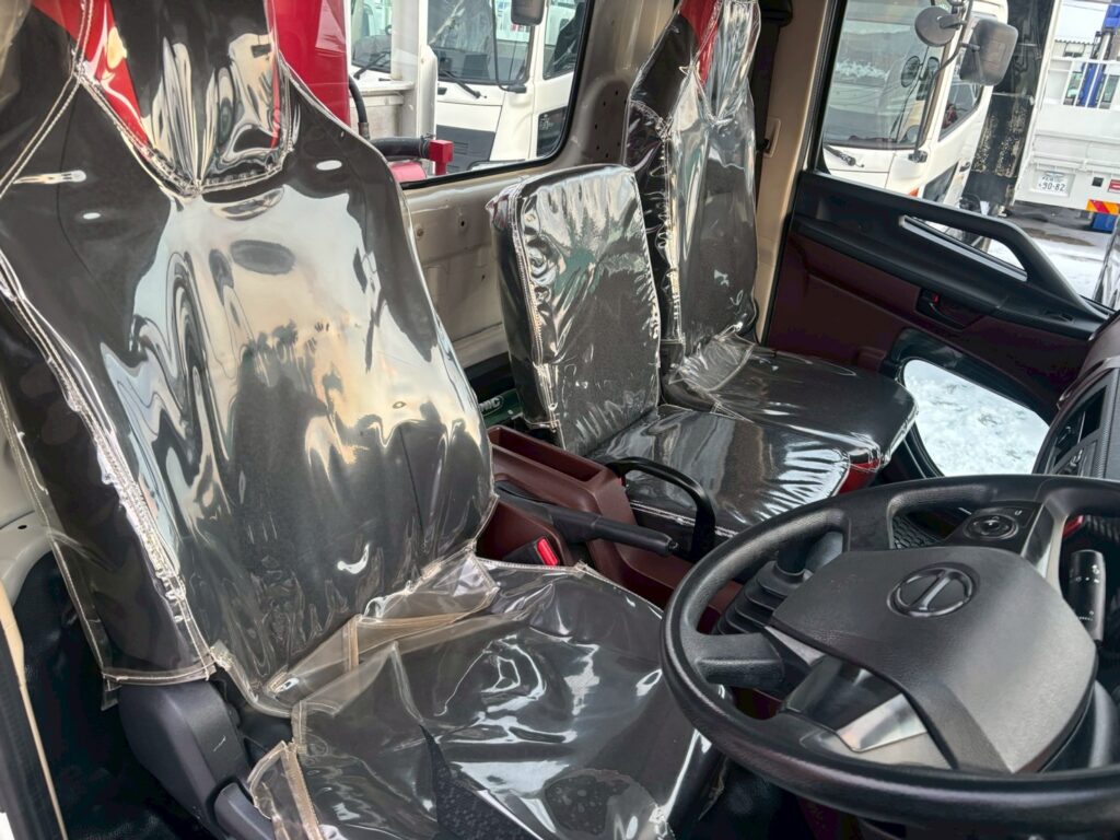 令和１年　日野　レンジャー　４トン４段クレーンロング　フックイン・ラジコン付（車検１年付）