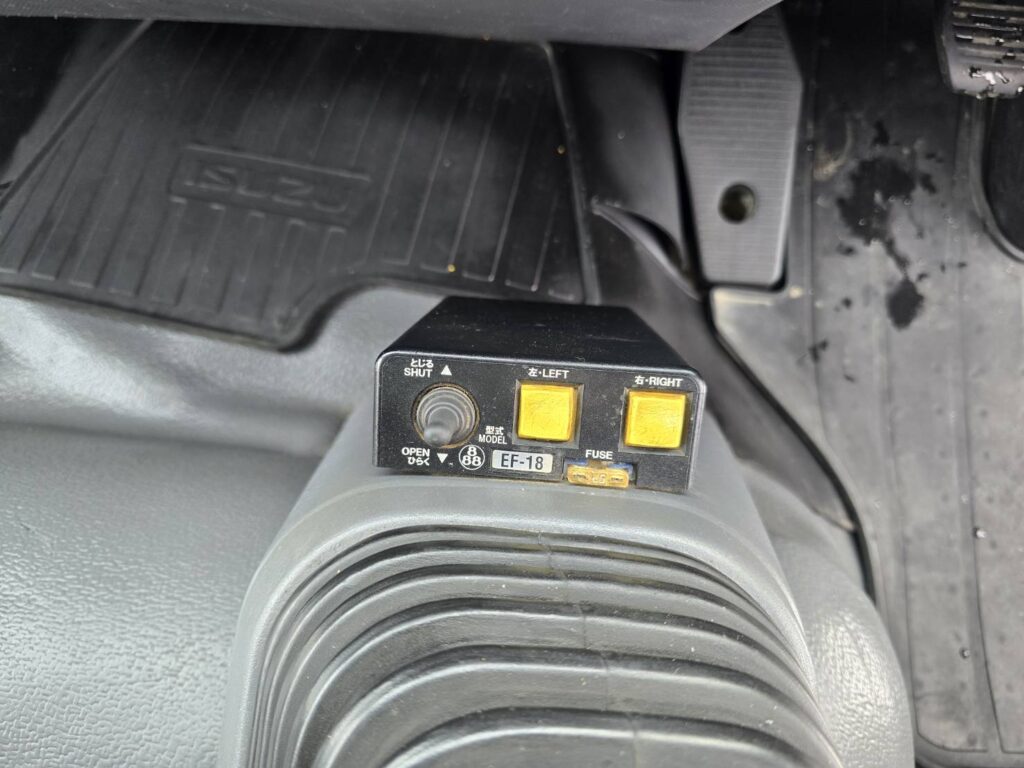 平成24年　いすゞ　フォワード　４トンダンプ　Ｌゲート・電動コボレーン付（車検１年付）