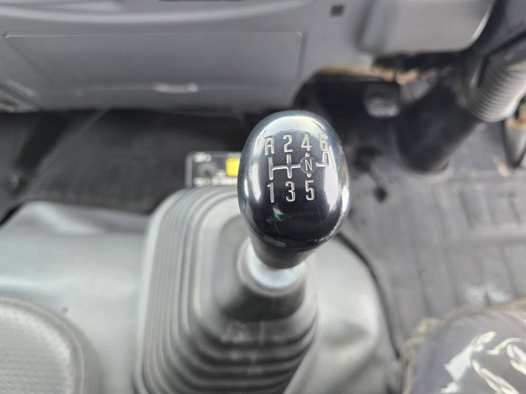 平成24年　いすゞ　フォワード　４トンダンプ　Ｌゲート・電動コボレーン付（車検１年付）