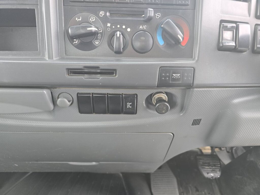 平成24年　いすゞ　フォワード　４トンダンプ　Ｌゲート・電動コボレーン付（車検１年付）