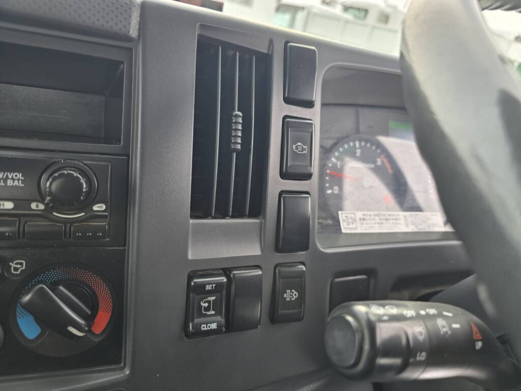 平成24年　いすゞ　フォワード　４トンダンプ　Ｌゲート・電動コボレーン付（車検１年付）