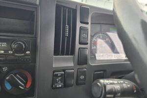 サムネイル: 平成24年　いすゞ　フォワード　４トンダンプ　Ｌゲート・電動コボレーン付（車検１年付）