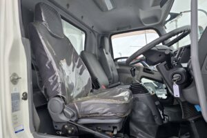 サムネイル: 平成24年　いすゞ　フォワード　４トンダンプ　Ｌゲート・電動コボレーン付（車検１年付）