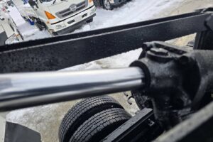 サムネイル: 平成24年　いすゞ　フォワード　４トンダンプ　Ｌゲート・電動コボレーン付（車検１年付）