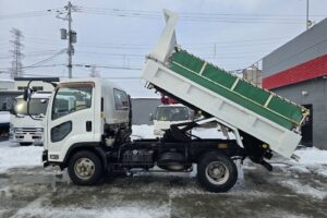 サムネイル: 平成24年　いすゞ　フォワード　４トンダンプ　Ｌゲート・電動コボレーン付（車検１年付）