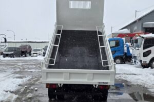 サムネイル: 平成24年　日野　デュトロ　２トンダンプ　4DW・3方開き・コボレーン付・小型貨物（4ﾅﾝﾊﾞｰ）（車検1年付）