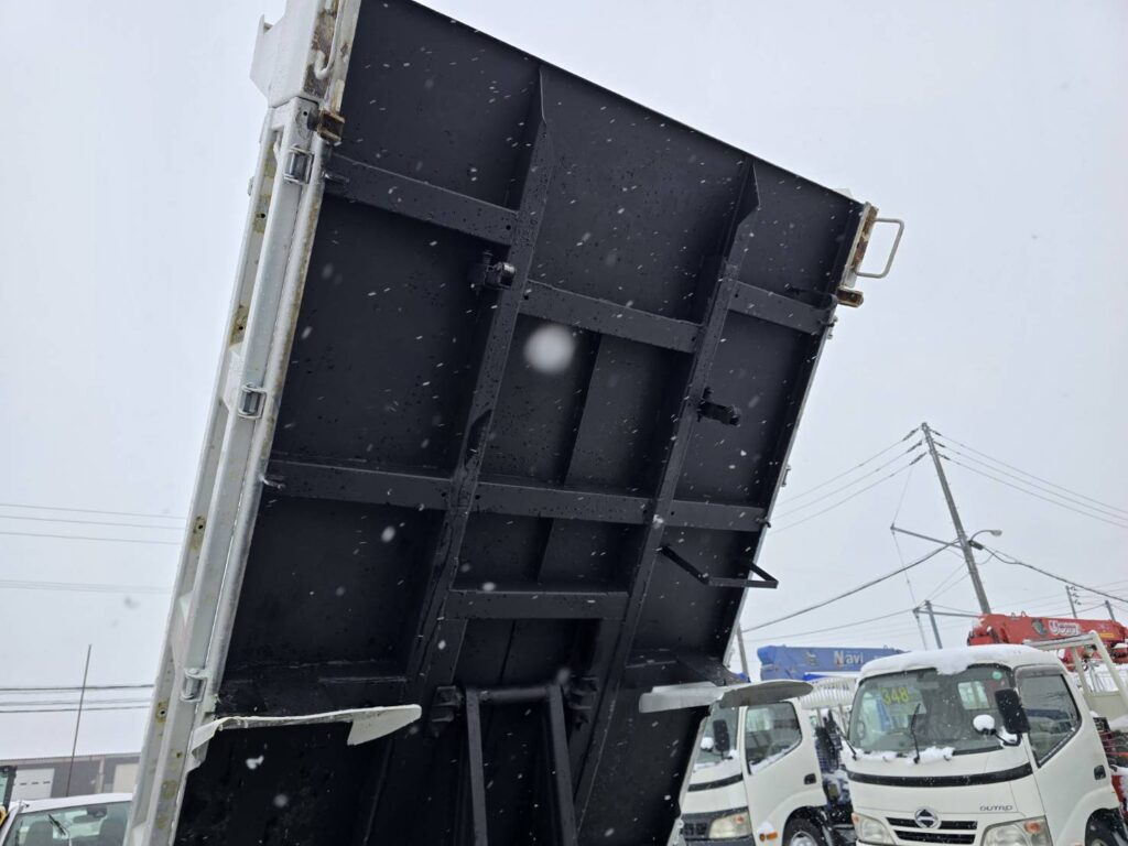 平成24年　日野　デュトロ　２トンダンプ　4DW・3方開き・コボレーン付・小型貨物（4ﾅﾝﾊﾞｰ）（車検1年付）
