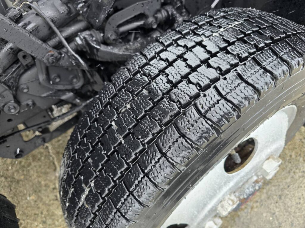 平成24年　日野　デュトロ　２トンダンプ　4DW・3方開き・コボレーン付・小型貨物（4ﾅﾝﾊﾞｰ）（車検1年付）