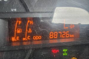 サムネイル: 平成24年　日野　デュトロ　２トンダンプ　4DW・3方開き・コボレーン付・小型貨物（4ﾅﾝﾊﾞｰ）（車検1年付）