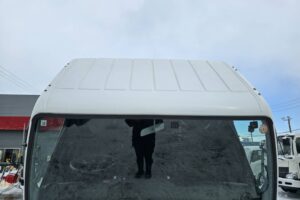 サムネイル: 令和2年　三菱　キャンター　３トン4段クレーン　ワイド超ロング　フックイン・ラジコン・差し違い（車検1年付）