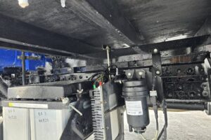 サムネイル: 令和2年　三菱　キャンター　３トン4段クレーン　ワイド超ロング　フックイン・ラジコン・差し違い（車検1年付）